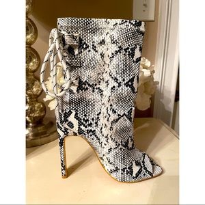 Sexy Snakeskin Pattern Open Toed High heel Boots